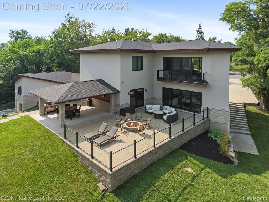 1971 Cragin Drive Bloomfield Hills City MI 48302