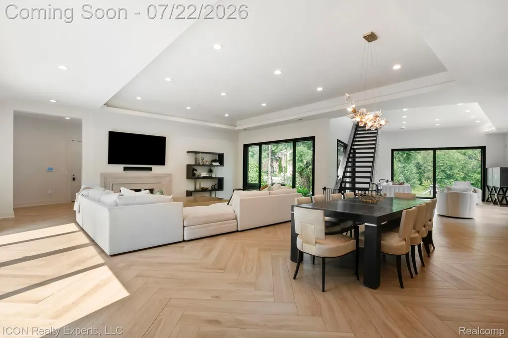 1971 Cragin Drive Bloomfield Hills City MI 48302