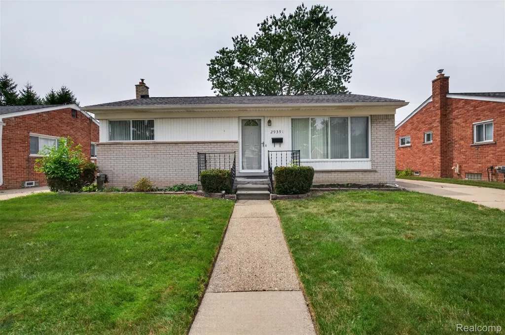 29391 Mark Avenue Madison Heights City MI 48071