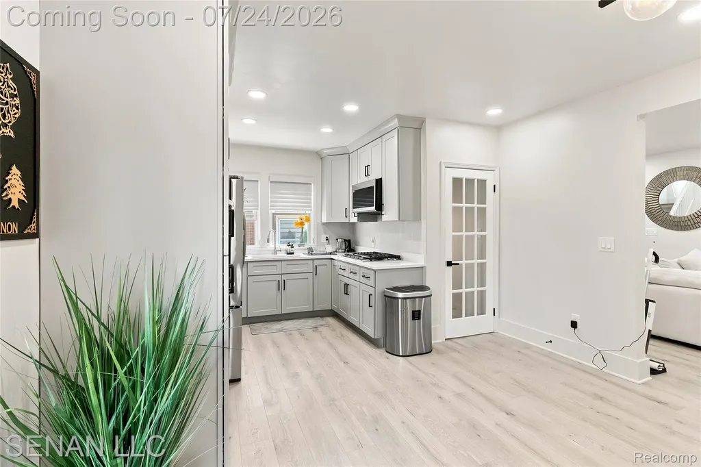 5056 Maple Street Dearborn City MI 48126
