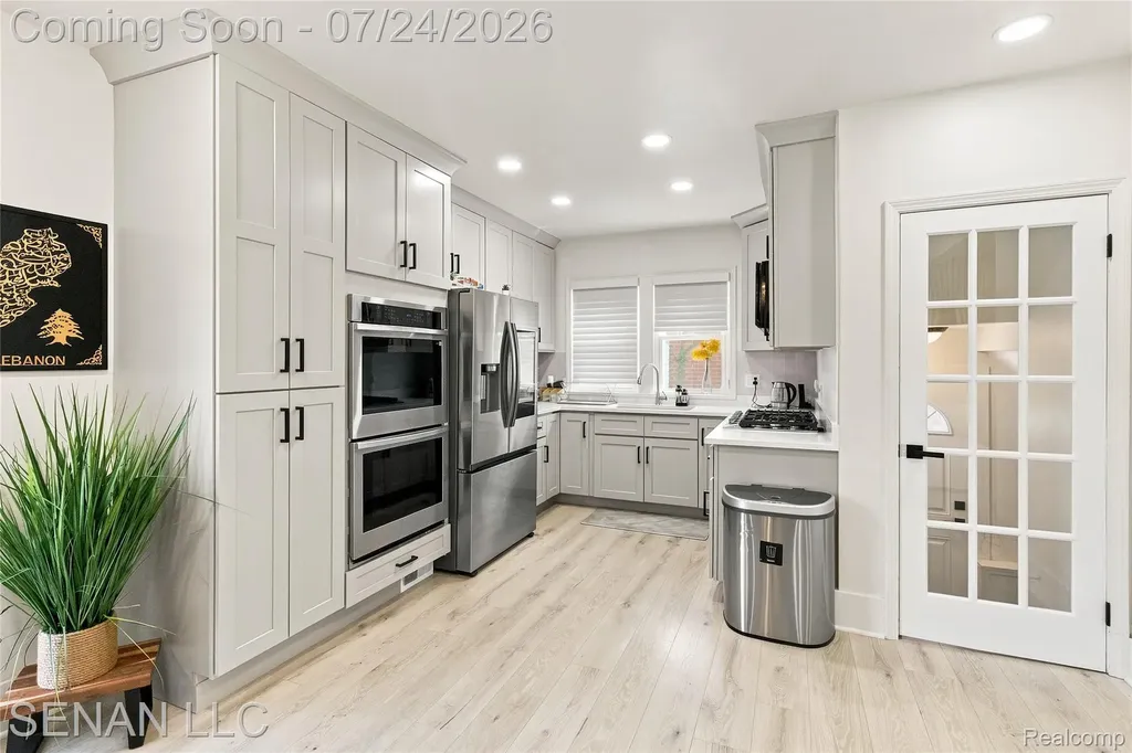 5056 Maple Street Dearborn City MI 48126