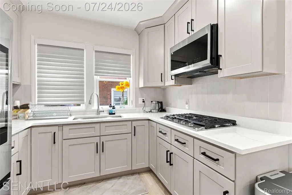 5056 Maple Street Dearborn City MI 48126