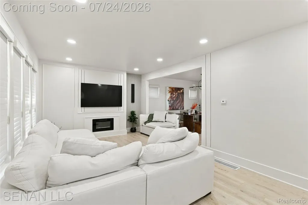 5056 Maple Street Dearborn City MI 48126