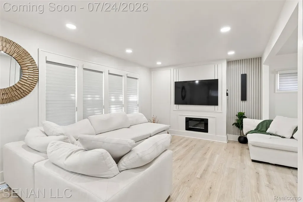 5056 Maple Street Dearborn City MI 48126