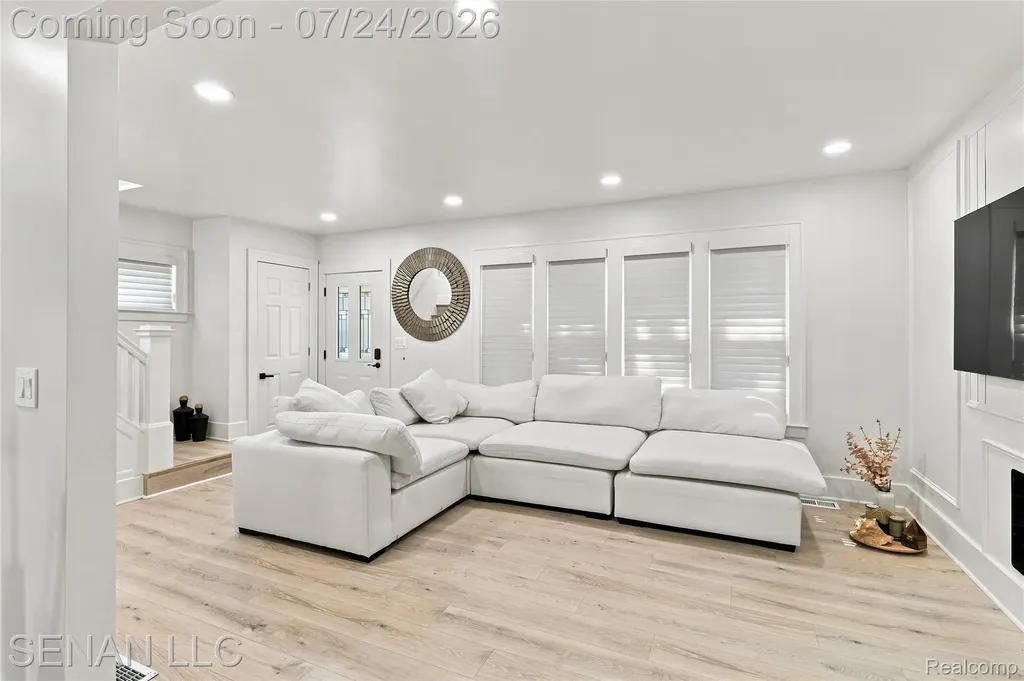 5056 Maple Street Dearborn City MI 48126