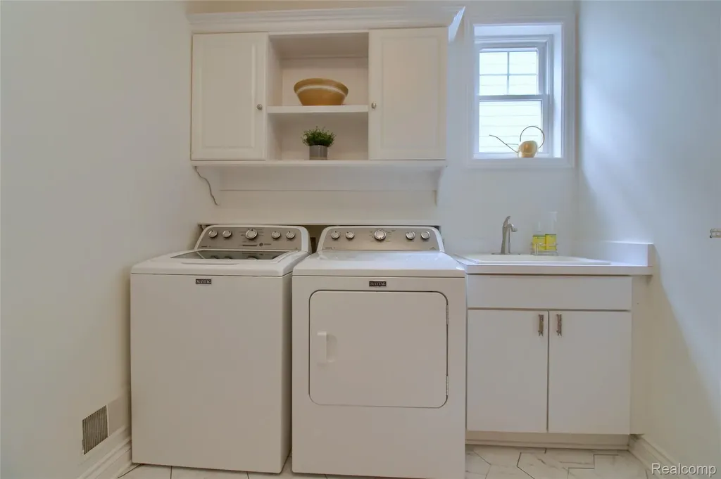 50166 Harding Street Canton Charter Township MI 48188