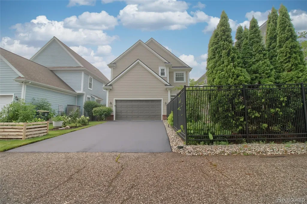 50166 Harding Street Canton Charter Township MI 48188