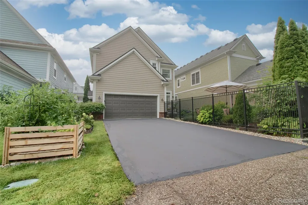 50166 Harding Street Canton Charter Township MI 48188