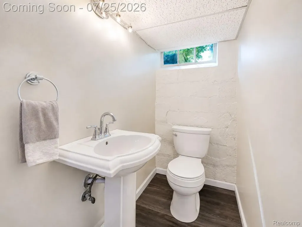 27375 Bloomfield Drive Lathrup Village City MI 48076