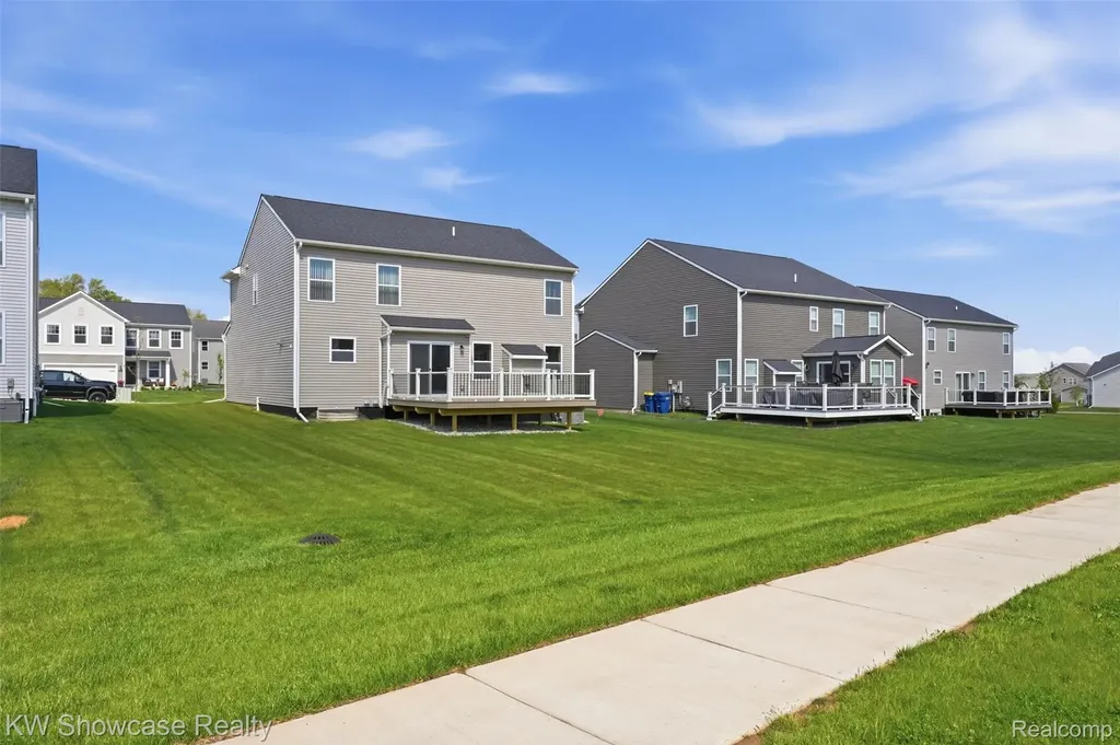 249 Saddleback Court White Lake Charter Township MI 48386