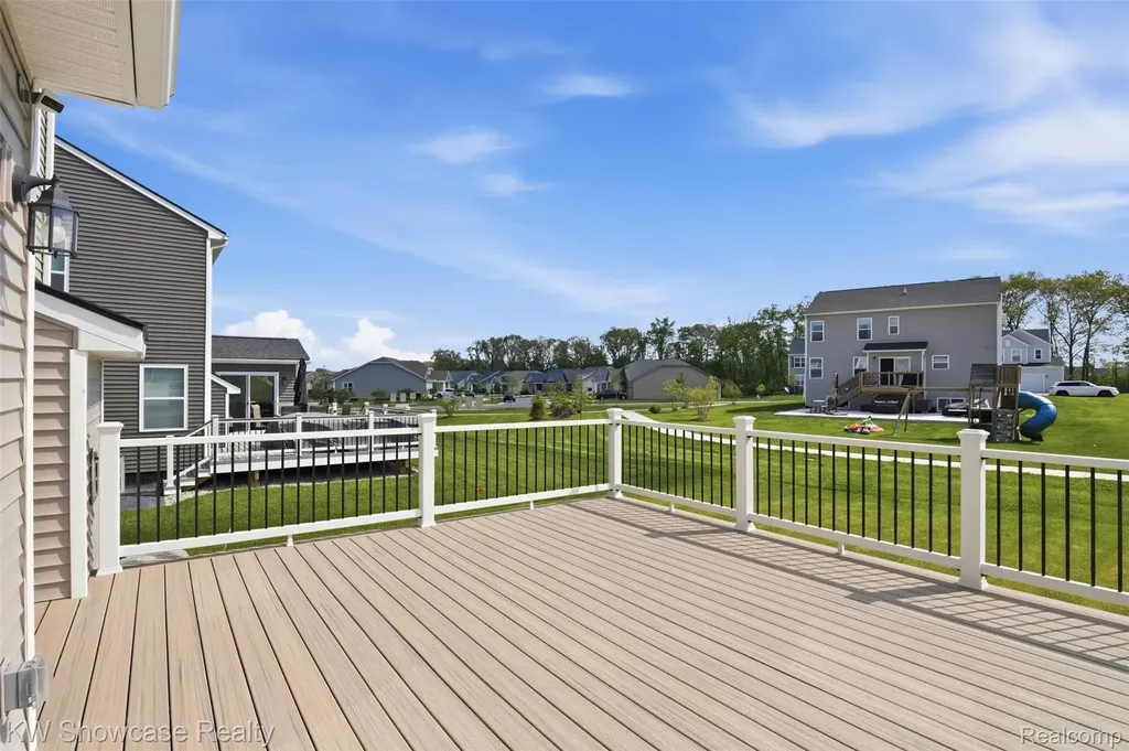 249 Saddleback Court White Lake Charter Township MI 48386