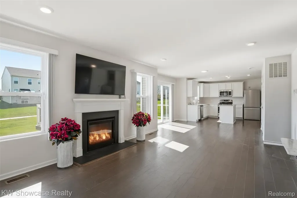249 Saddleback Court White Lake Charter Township MI 48386