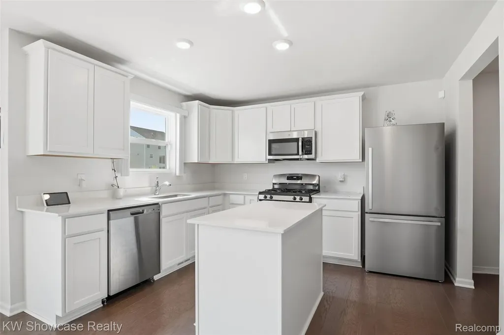 249 Saddleback Court White Lake Charter Township MI 48386