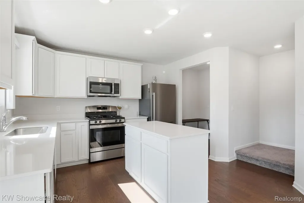 249 Saddleback Court White Lake Charter Township MI 48386