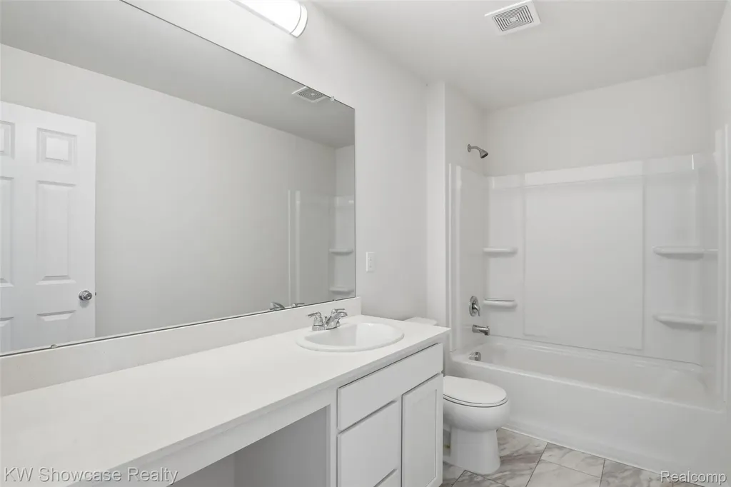 249 Saddleback Court White Lake Charter Township MI 48386
