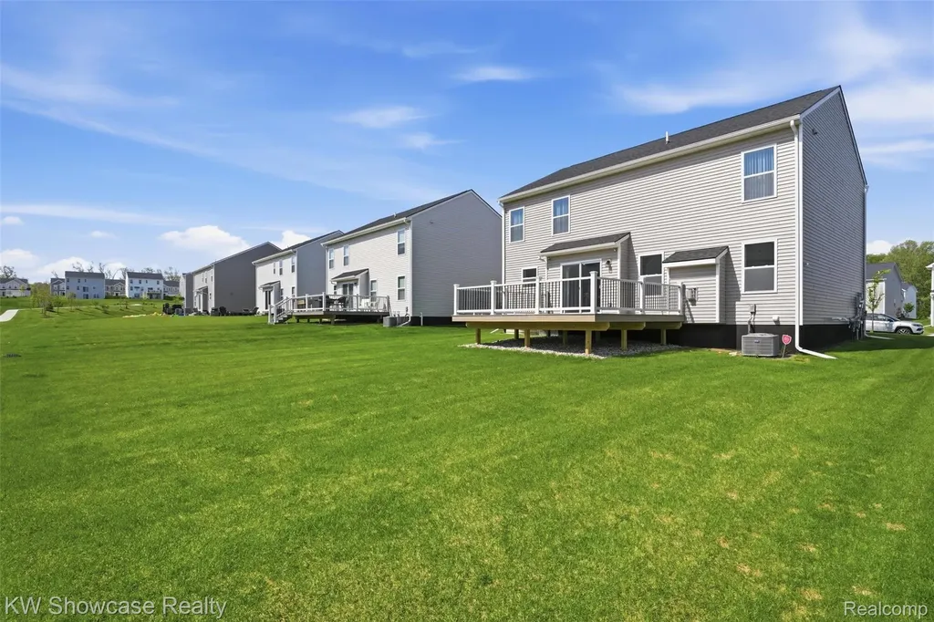 249 Saddleback Court White Lake Charter Township MI 48386