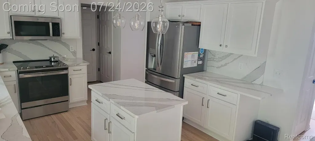 49090 Fifth Avenue Court Canton Charter Township MI 48188