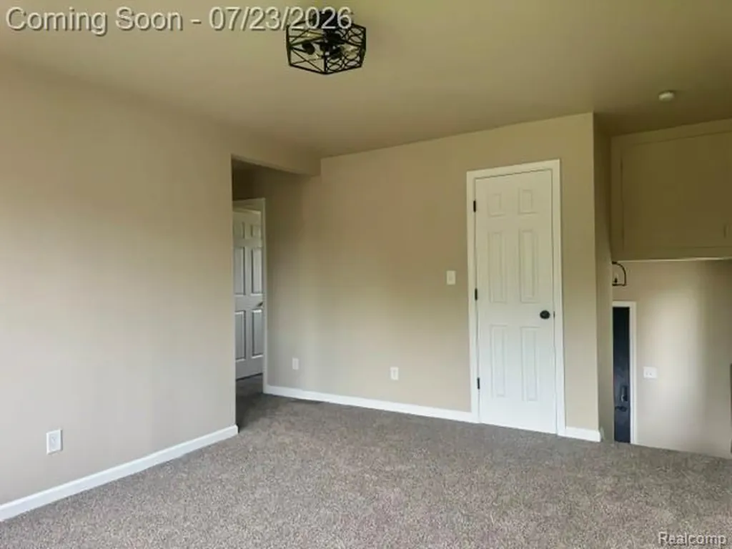 23135 Candace Drive Rockwood City MI 48173