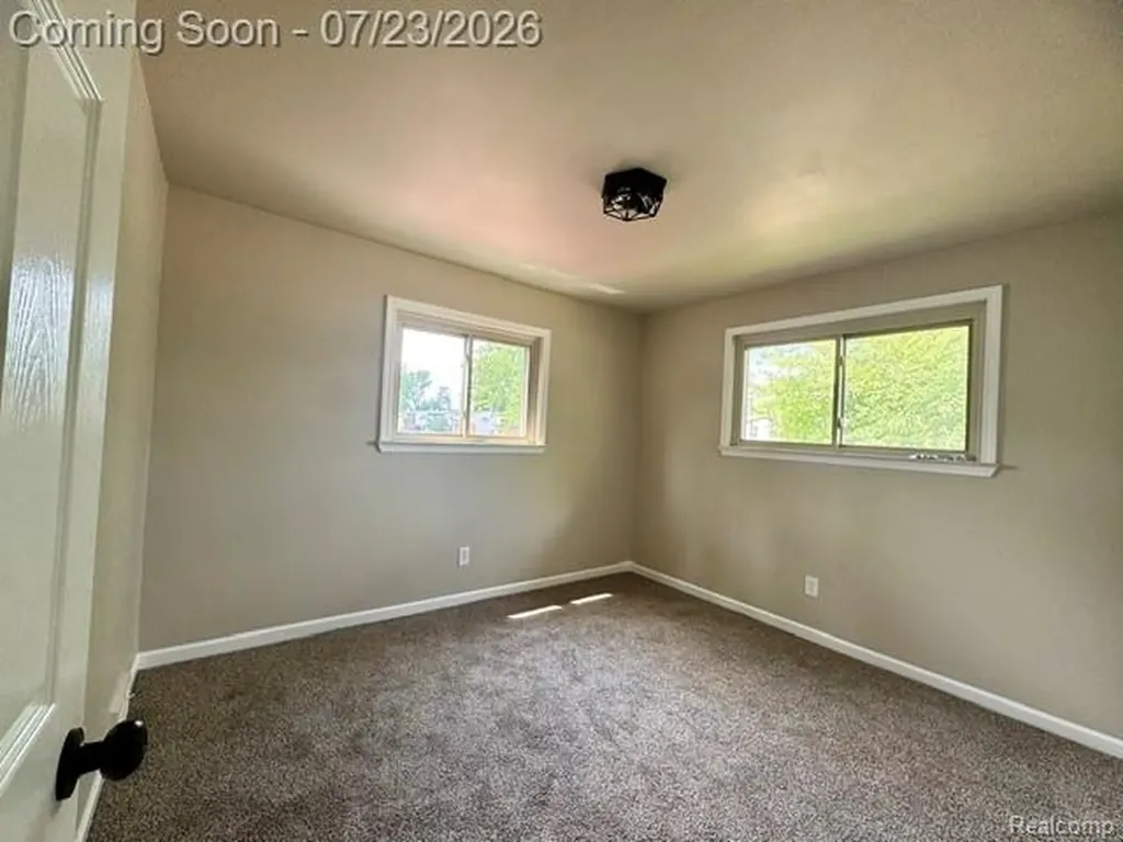 23135 Candace Drive Rockwood City MI 48173