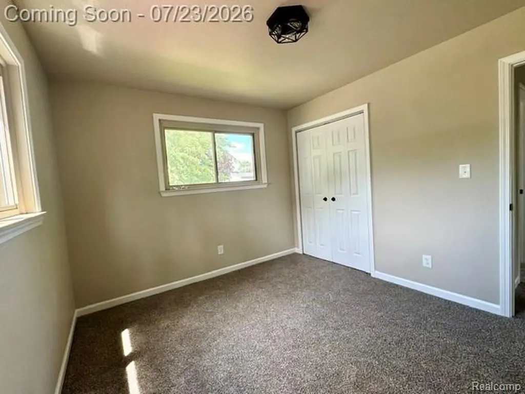 23135 Candace Drive Rockwood City MI 48173