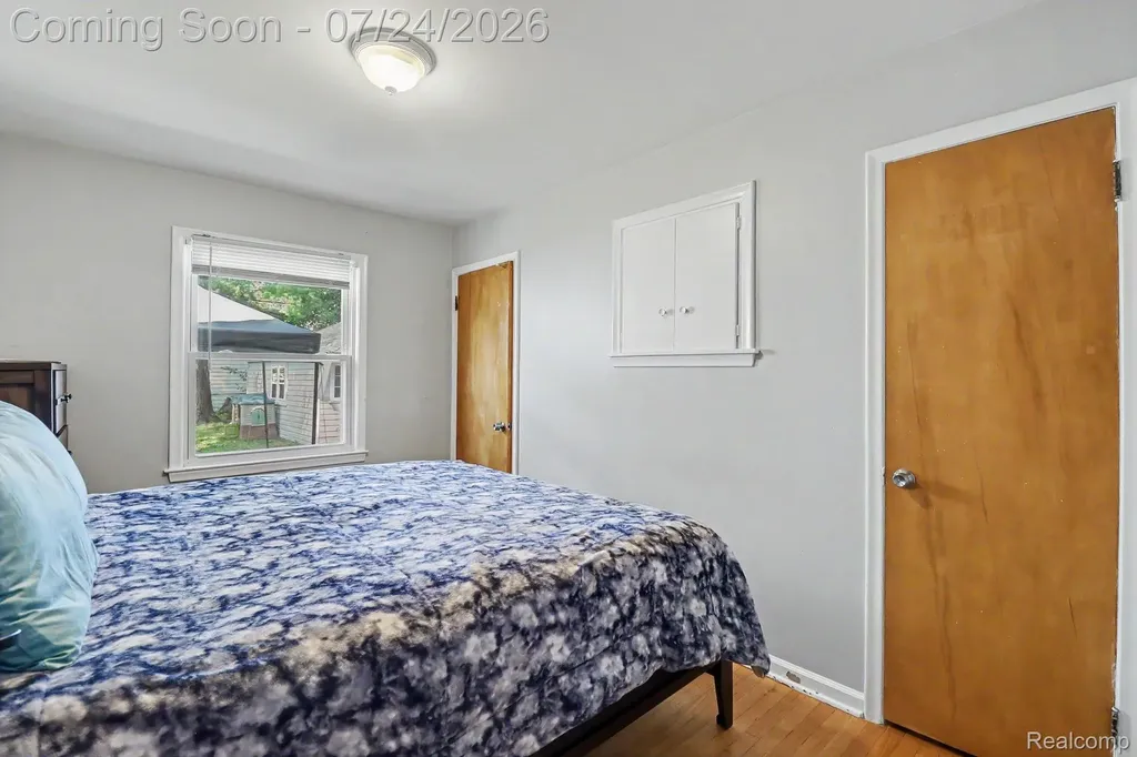 17717 Denby Redford Charter Township MI 48240