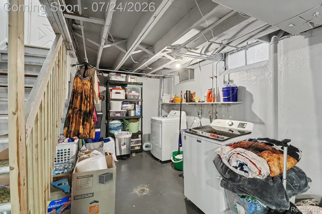 17717 Denby Redford Charter Township MI 48240