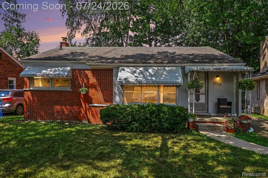 17717 Denby Redford Charter Township MI 48240