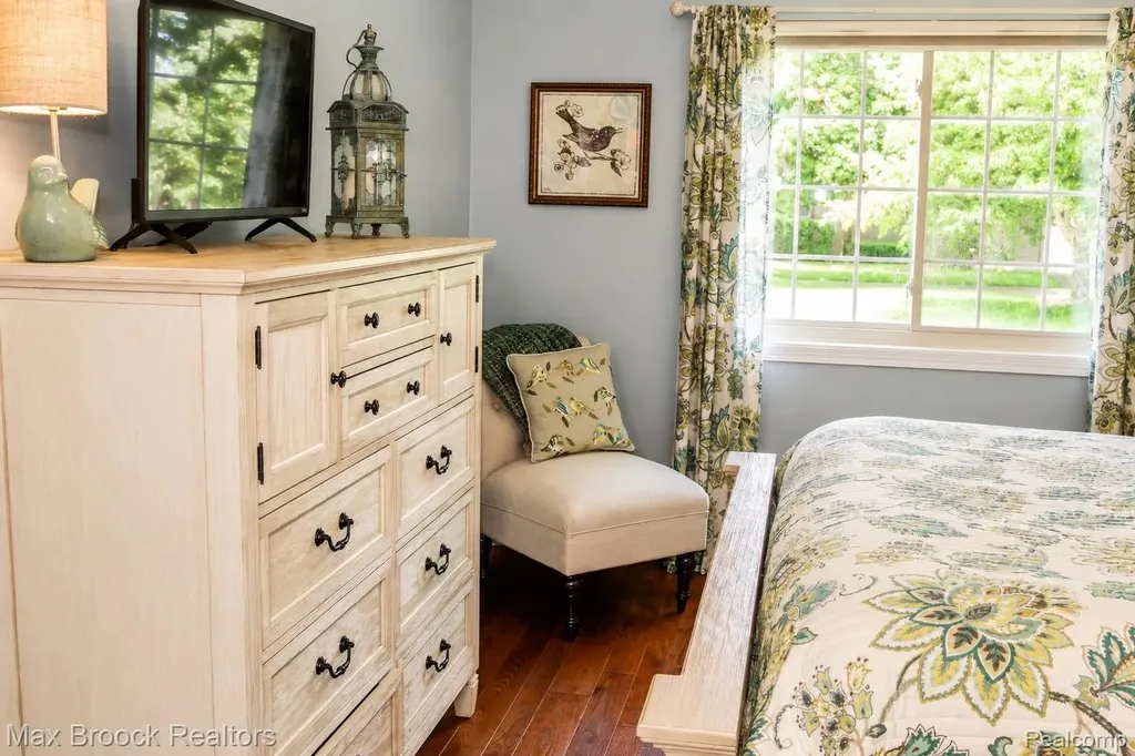 22205 Quail Run Circle South Lyon City MI 48178