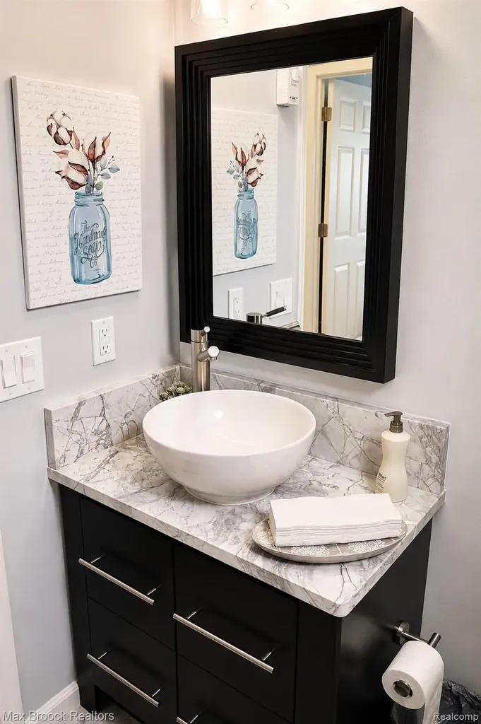 22205 Quail Run Circle South Lyon City MI 48178