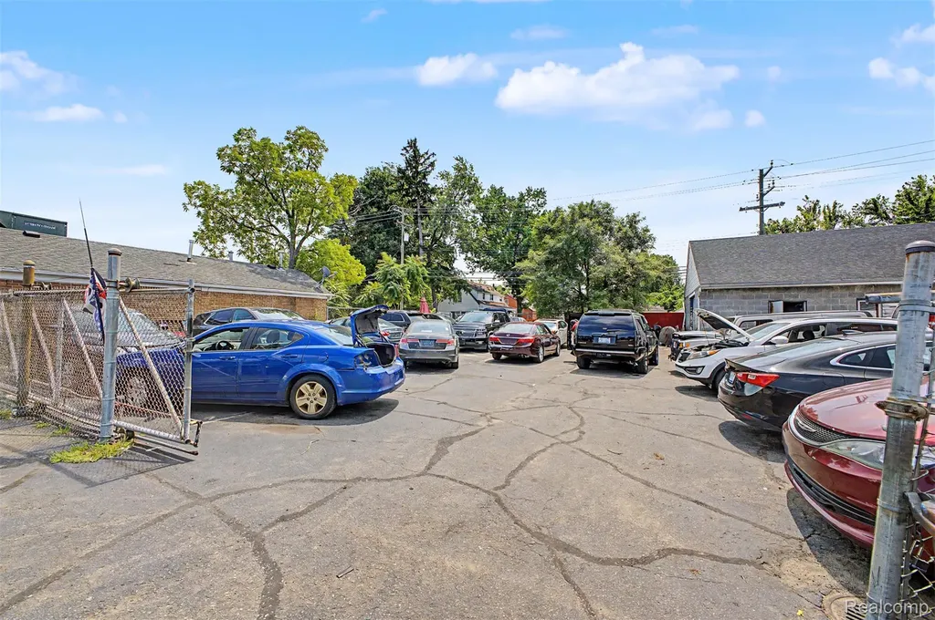 25535 Plymouth Road Redford Charter Township MI 48239