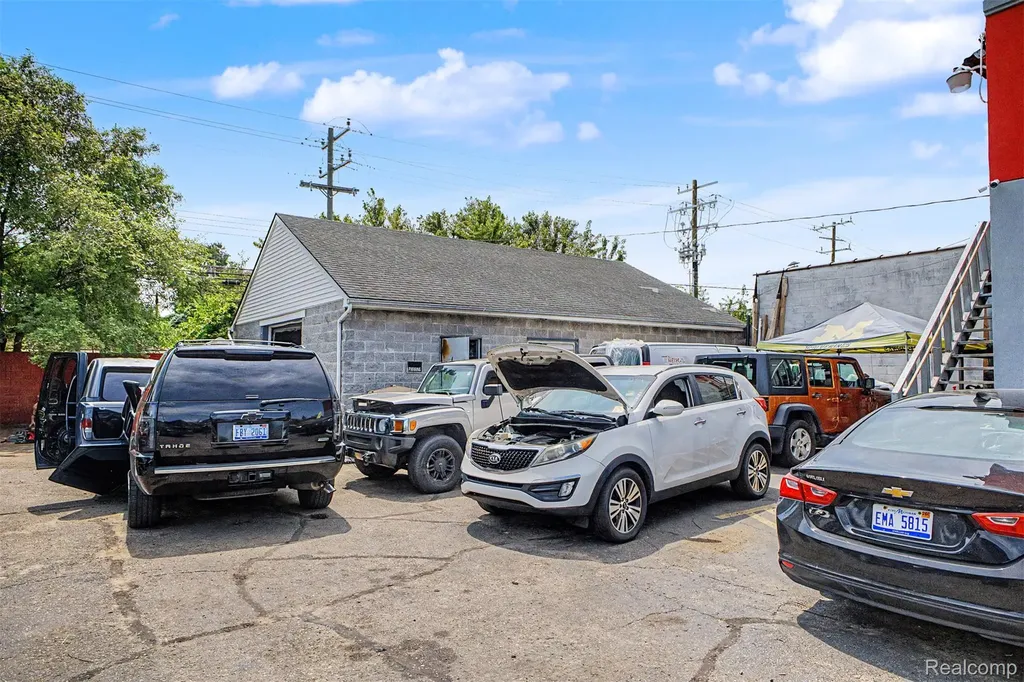 25535 Plymouth Road Redford Charter Township MI 48239