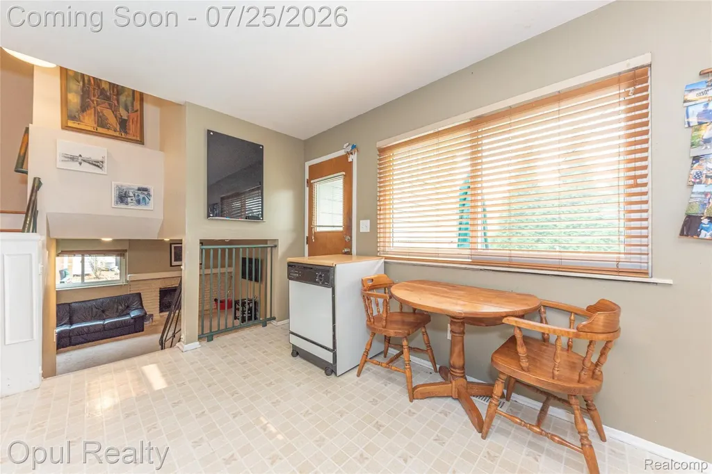 15520 Fitzgerald Street Livonia City MI 48154