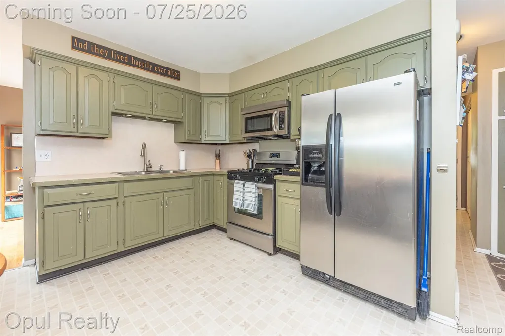 15520 Fitzgerald Street Livonia City MI 48154
