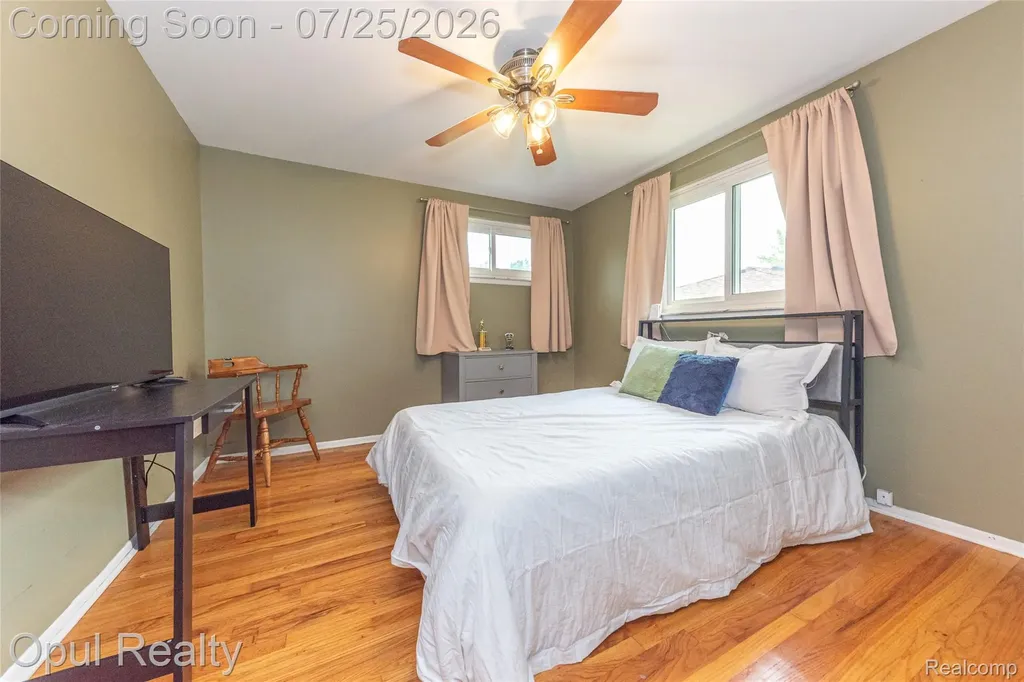 15520 Fitzgerald Street Livonia City MI 48154
