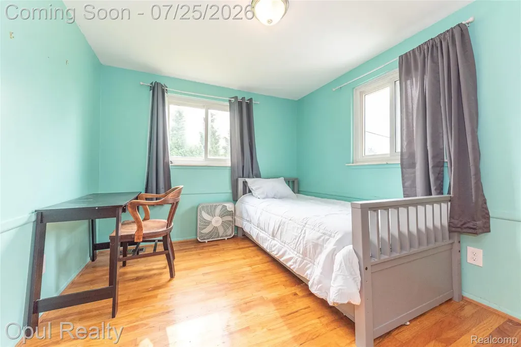 15520 Fitzgerald Street Livonia City MI 48154
