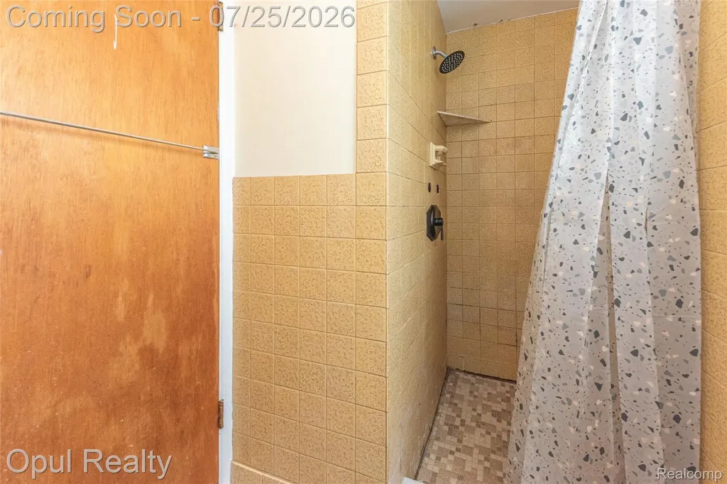 15520 Fitzgerald Street Livonia City MI 48154