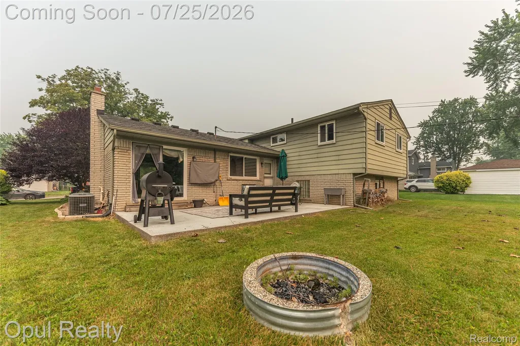 15520 Fitzgerald Street Livonia City MI 48154