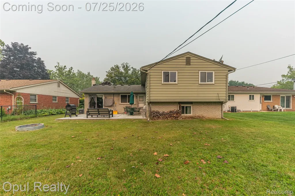 15520 Fitzgerald Street Livonia City MI 48154