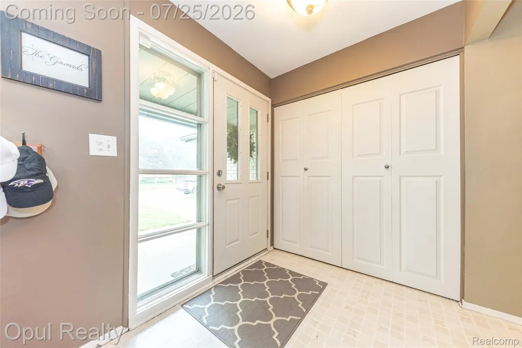 15520 Fitzgerald Street Livonia City MI 48154