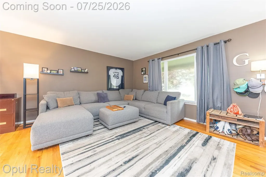 15520 Fitzgerald Street Livonia City MI 48154