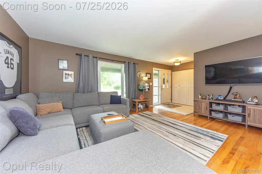 15520 Fitzgerald Street Livonia City MI 48154