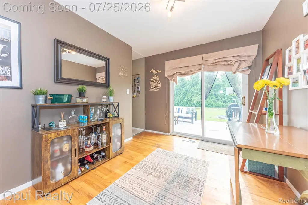 15520 Fitzgerald Street Livonia City MI 48154