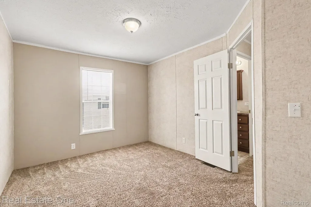 8516 Michael Drive Frenchtown Township MI 48166