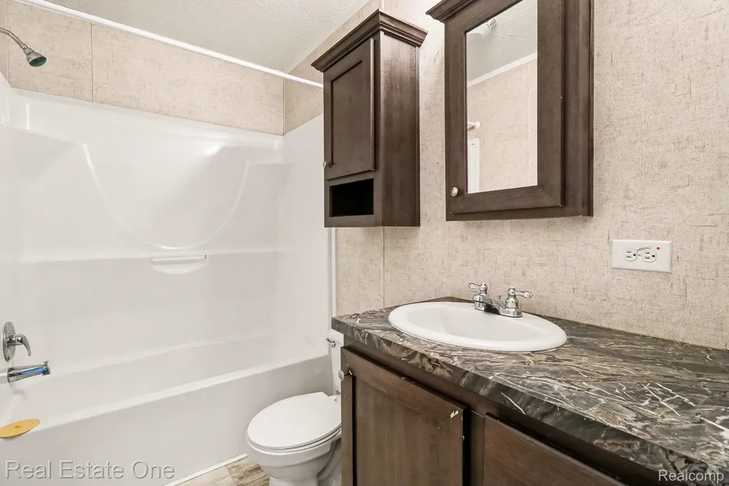 8516 Michael Drive Frenchtown Township MI 48166