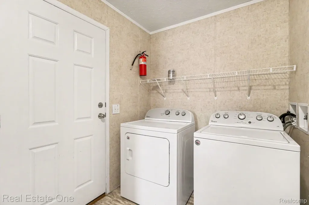 8516 Michael Drive Frenchtown Township MI 48166