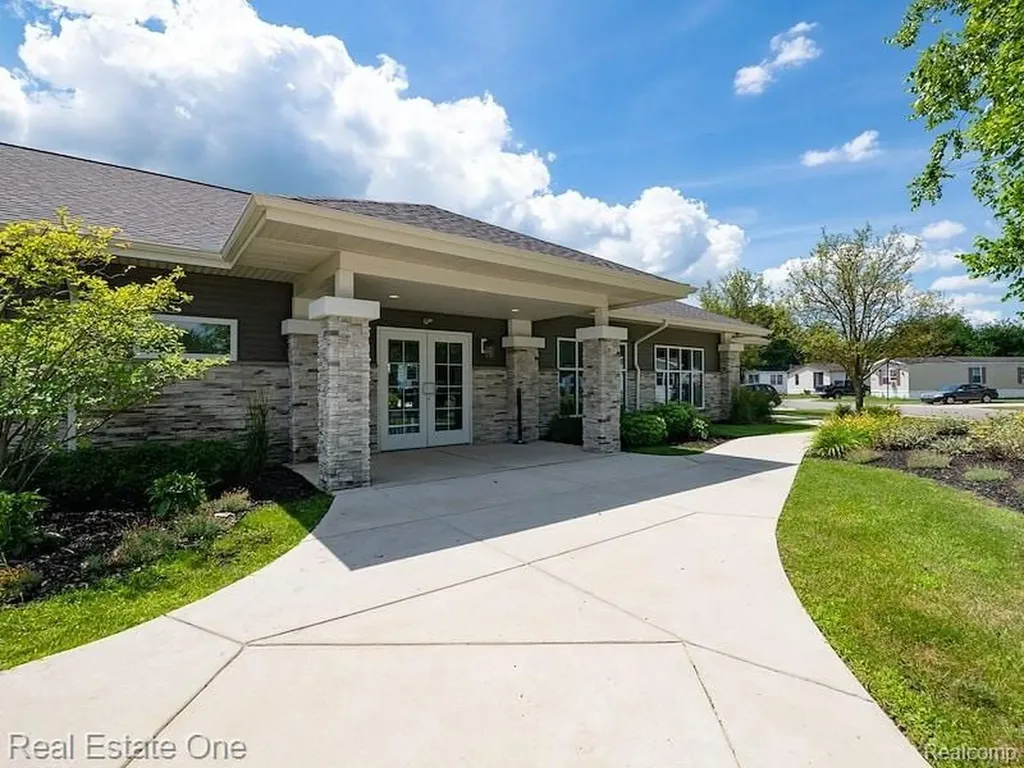 8516 Michael Drive Frenchtown Township MI 48166
