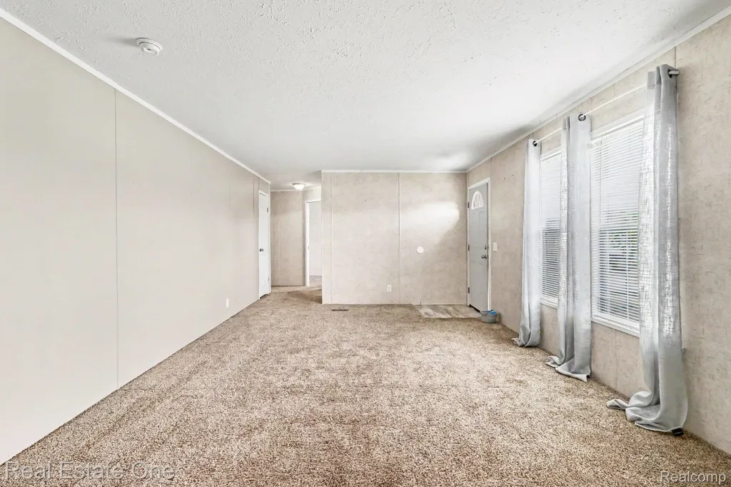 8516 Michael Drive Frenchtown Township MI 48166