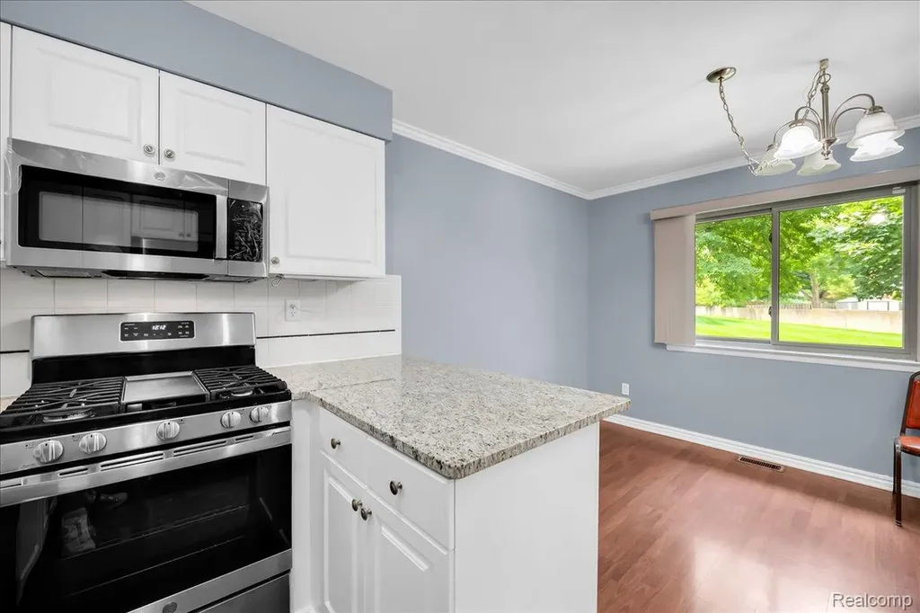 3711 Old Creek Road Troy City MI 48084