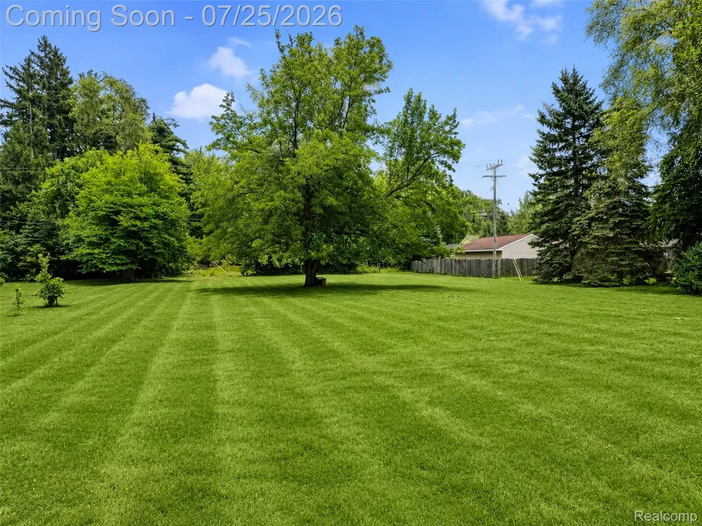 3757 Bendelow Road Rochester Hills City MI 48307