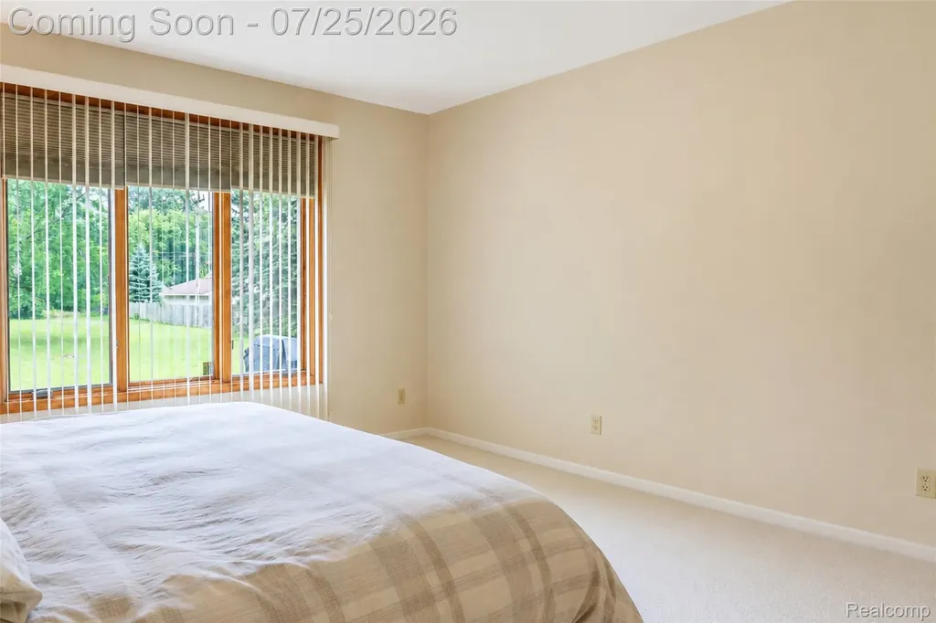 3757 Bendelow Road Rochester Hills City MI 48307